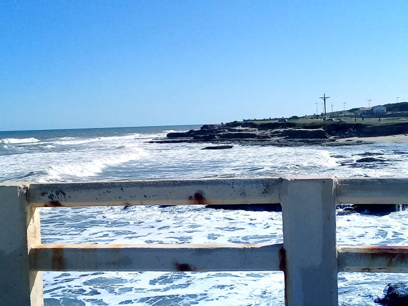 Entrada al vivero dunicola vista desde el muelle de pescadores de Miramar