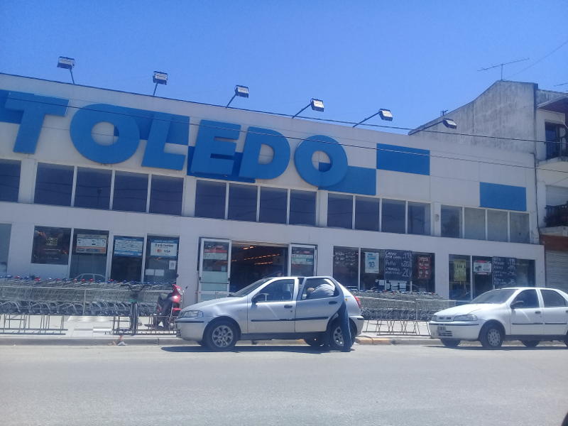 Supermercado Toledo avenida 23 y calle 36. Es el mas grande de Miramar.