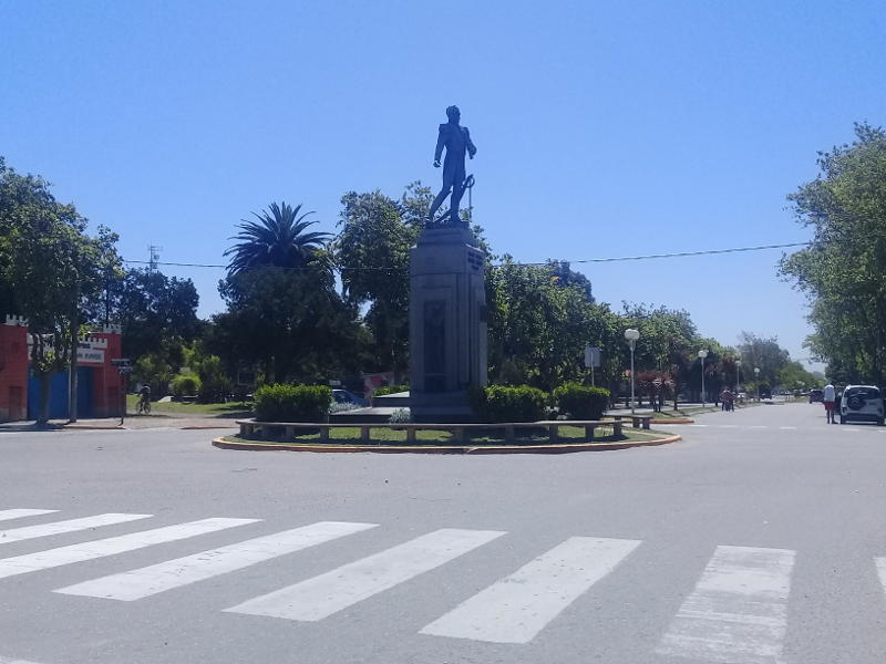 Monumento al General Alvarado en rotonda central de Miramar