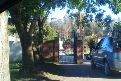 Entrada al cementario de MIramar