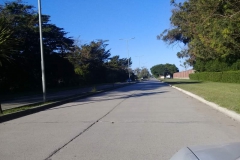 Volviendo por la calle 26. A la derecha, el cementerio de Miramar